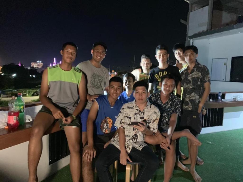 Sleepbox Hostel Suratthani Surat Thani Esterno foto