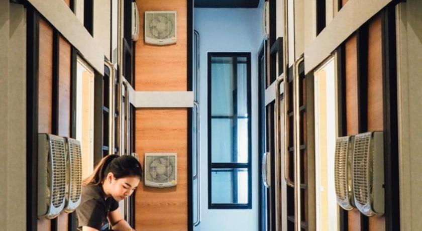 Sleepbox Hostel Suratthani Surat Thani Esterno foto