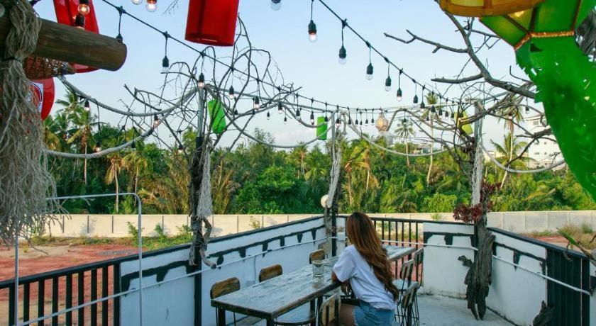 Sleepbox Hostel Suratthani Surat Thani Esterno foto