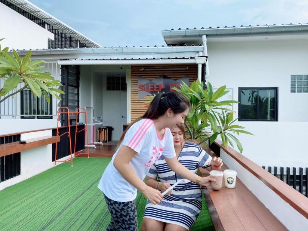 Sleepbox Hostel Suratthani Surat Thani Esterno foto