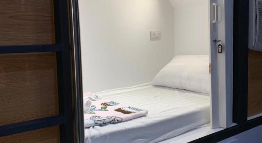 Sleepbox Hostel Suratthani Surat Thani Esterno foto
